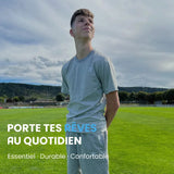 T-shirt Aways Everest gris porté – avec texte et message de marque