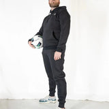 Bas de survêtement Aways Everest noir porté – look sportif